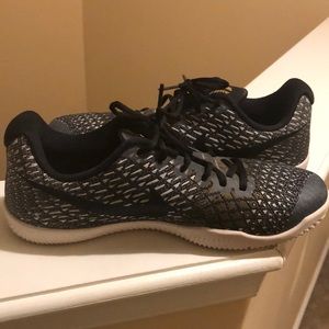 9.5 Kobe Nike sneakers